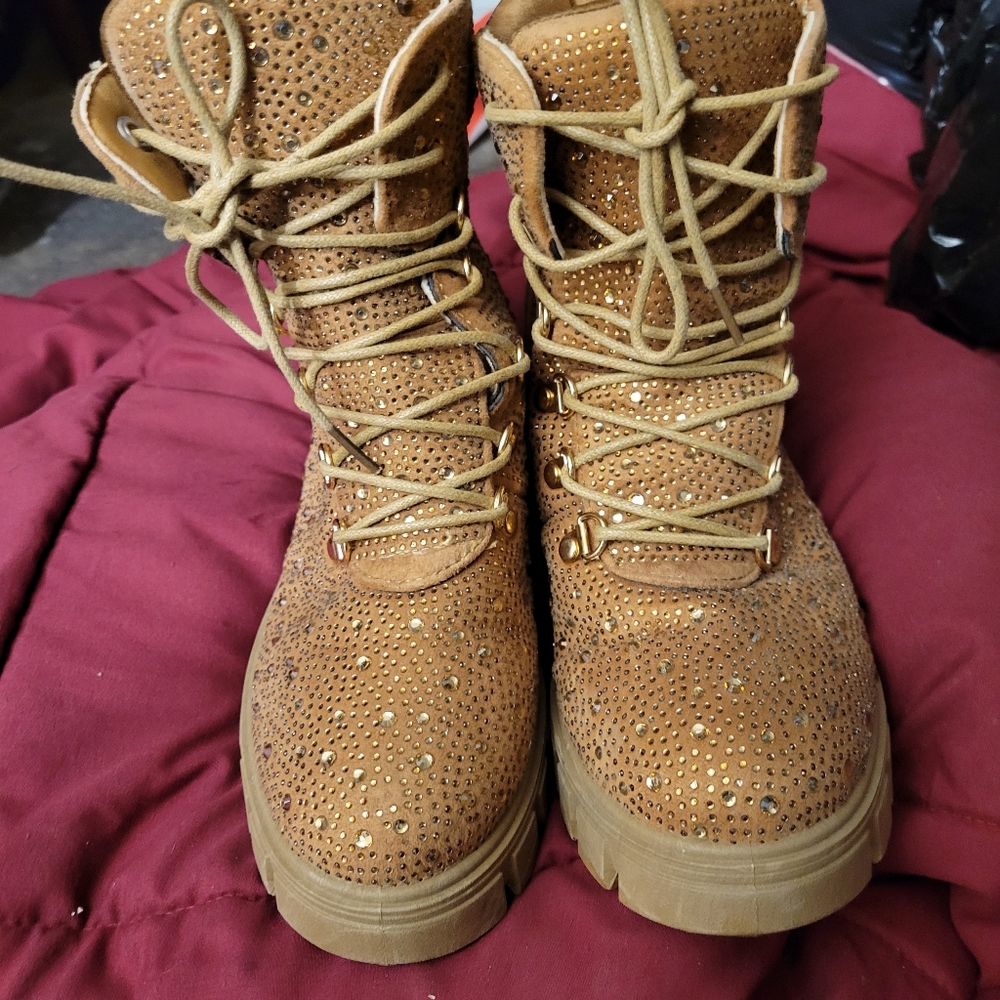 Woman's 7 boots